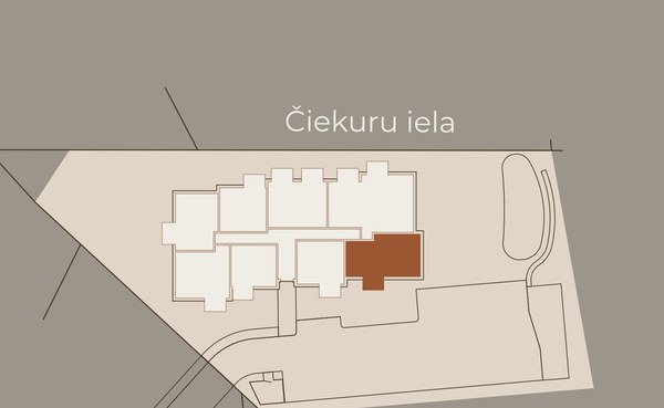 Nr. 15 — Atrašanās namā